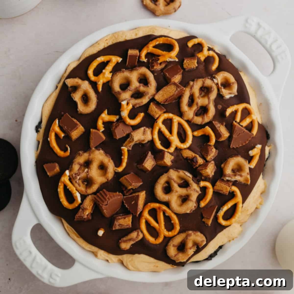 Decadent No-Bake Oreo Peanut Butter Pie 104 featured 1405