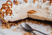 Salty-Sweet Chocolate Butterscotch Pretzel Pie