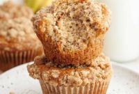 Cinnamon Crumble Banana Muffins