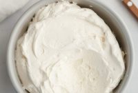 Dreamy 5-Ingredient Mascarpone Whipped Cream Frosting