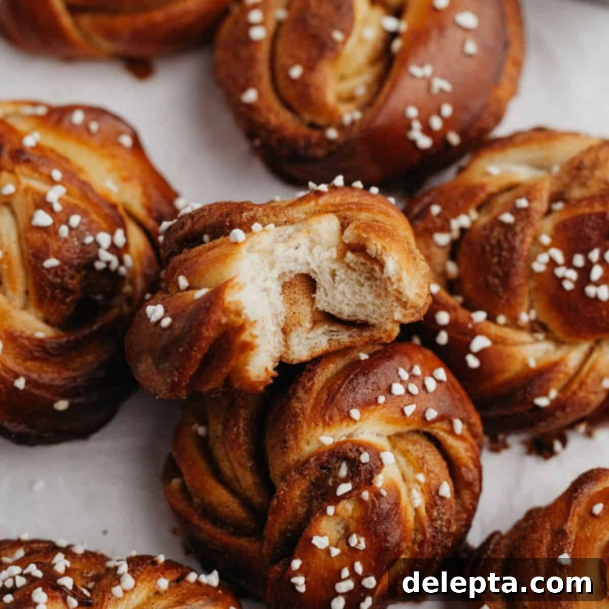 Pillowy Swedish Cinnamon Swirls 1 featured 3745