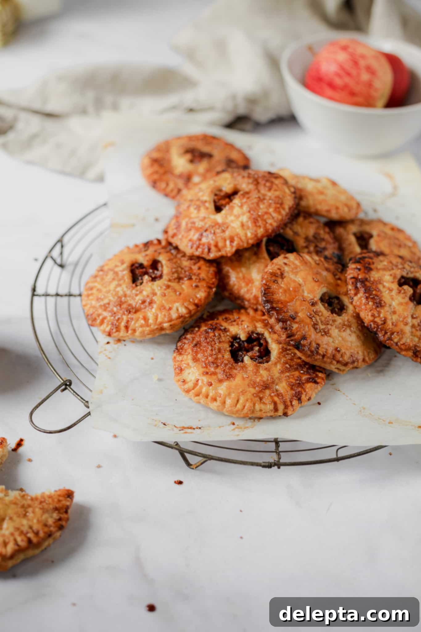 Honey-Kissed Apple Hand Pies 1 featured 401