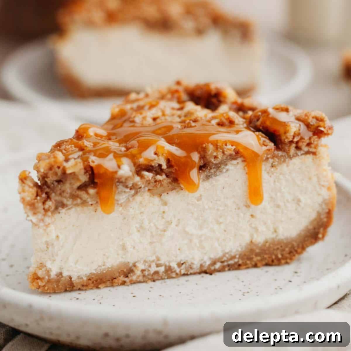 Apple Crumble Cheesecake 1 featured 8110
